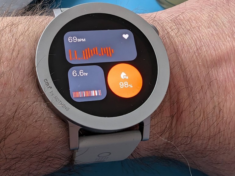 Die Widgets der CMF Watch Pro 2 sind minimalistisch und schnell erfassbar gestaltet.