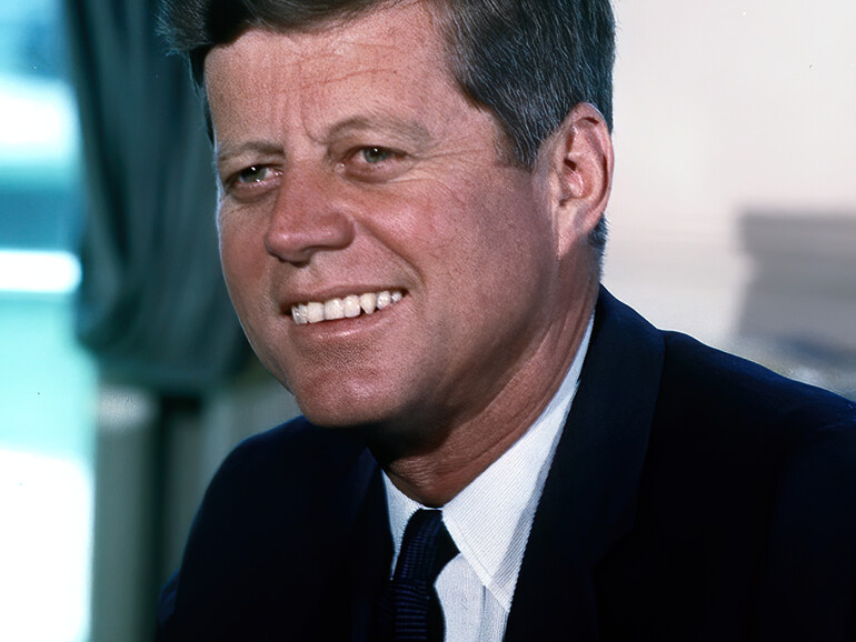Er darf nicht fehlen: Auch John F. Kennedy war für markige Sprüche bekannt. man erinnere sich an: „ASK NOT WHAT YOUR COUNTRY CAN DO FOR YOU...“