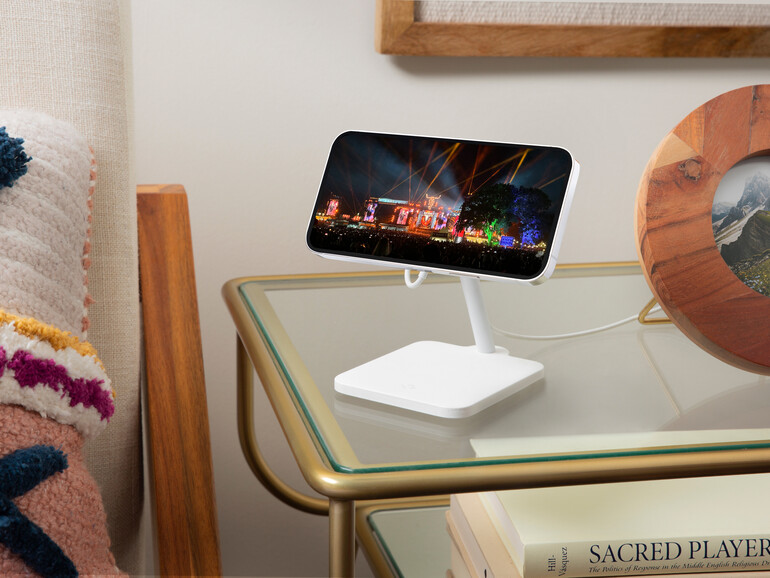 Dein altes iPhone kannst du als digitalen Bilderrahmen dekorativ nutzen.