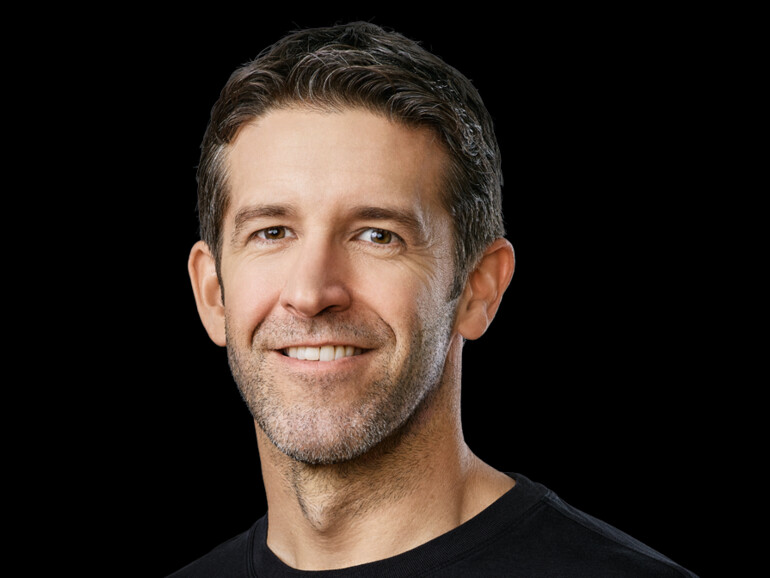 Er gilt vielen als designierter Tim-Cook-Nachfolger auf dem CEO-Posten: John Ternus, aktuell verantwortlich für Hardware Engineering bei Apple.