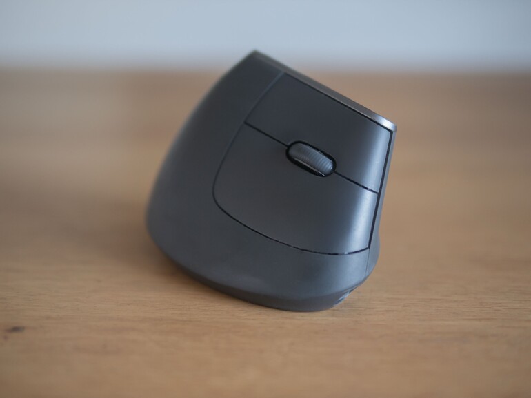 Die Logitech MX Vertical ist für größere Hände die besser Wahl, …