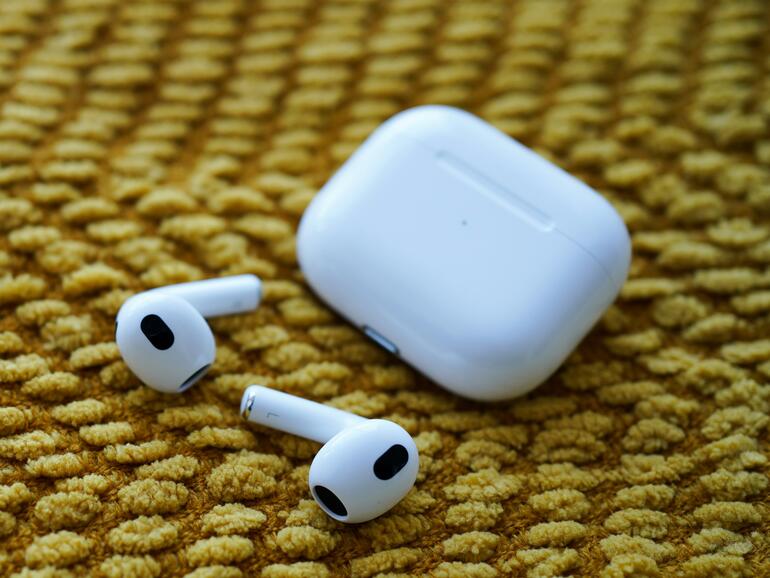 Apple AirPods