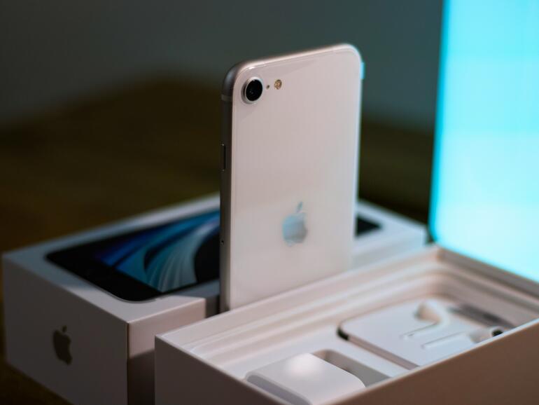 Das gegenwärtige iPhone SE soll im Frühjahr angelöst werden.