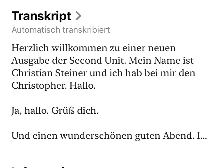 Apples Podcast-App bietet mittlerweile Transkripte zu einzelnen Episoden an, sodass du mitlesen kannst, falls du Schwierigkeiten beim Anhören hast.
