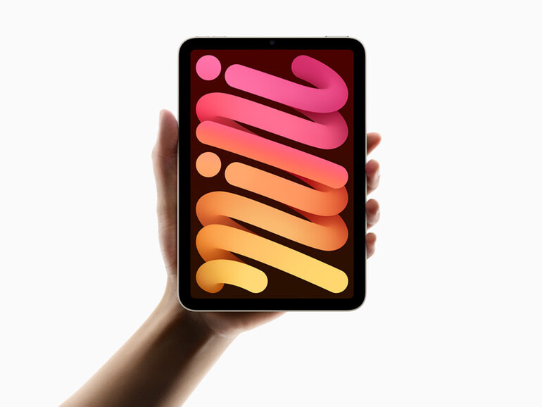 Versuch das mal mit 'nem iPad Pro: Das iPad mini bleibt eines der wenigen Tablets, das du mit einer Hand fassen kannst. Was ist eigentlich aus dem Begriff „Phablet“ geworden?
