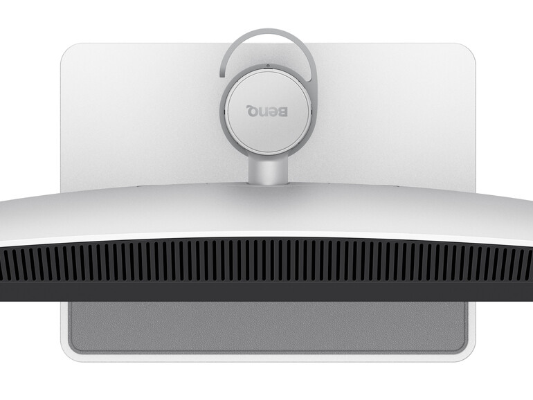 Zu den schlankesten Monitoren gehört der Benq MA270U nicht: Das Plastikchassis ist an seiner breitesten Stelle knapp 4,5 Zentimeter breit.