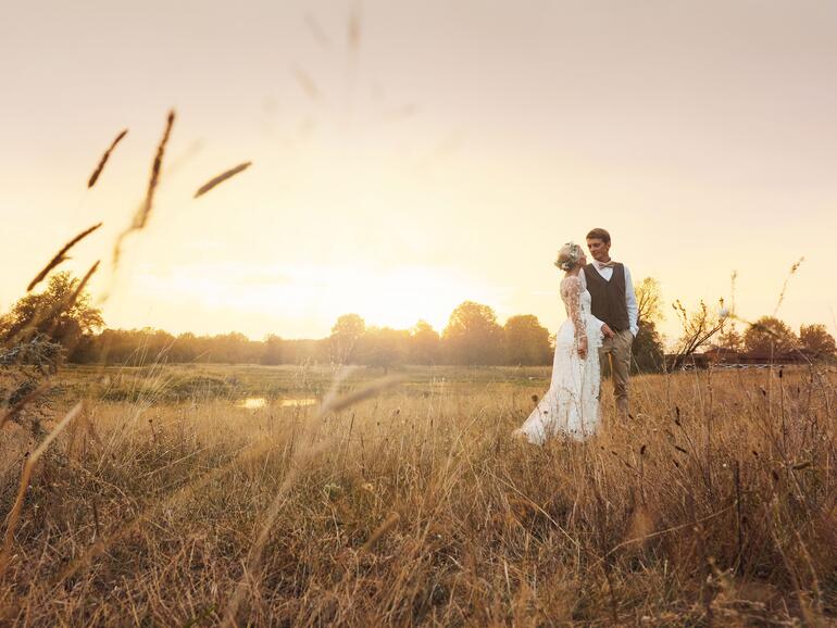 Hochzeitsfotos sollten nicht auf einer Festplatte versauern, sondern in einem hochwertigen Fotobuch präsentiert werden.