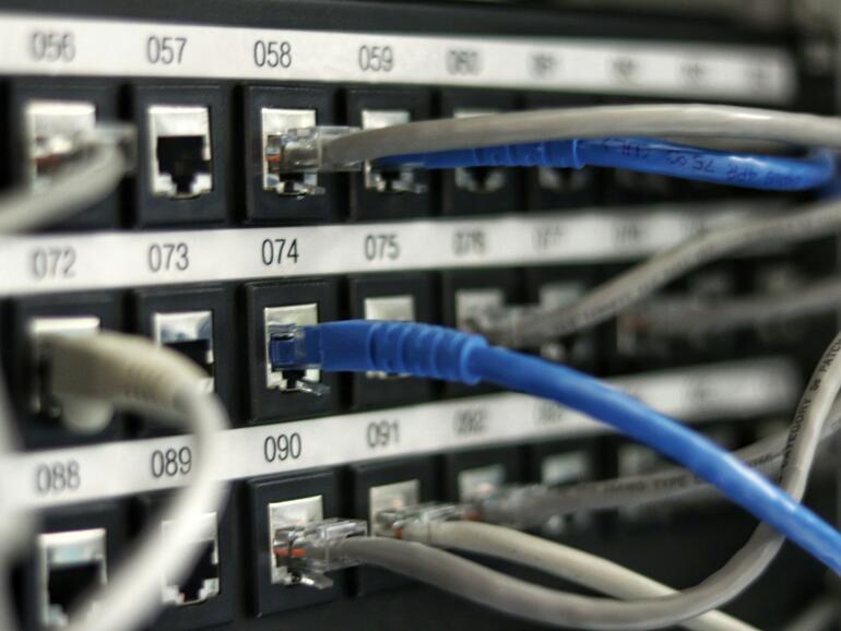 Du kannst einstellen, welche Netzwerkverbindung dein Mac bevorzugt verwenden soll.