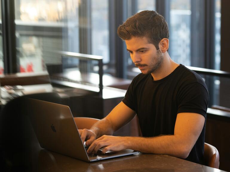 Apple sucht Nachwuchs-Entwickler für die WWDC 2025.