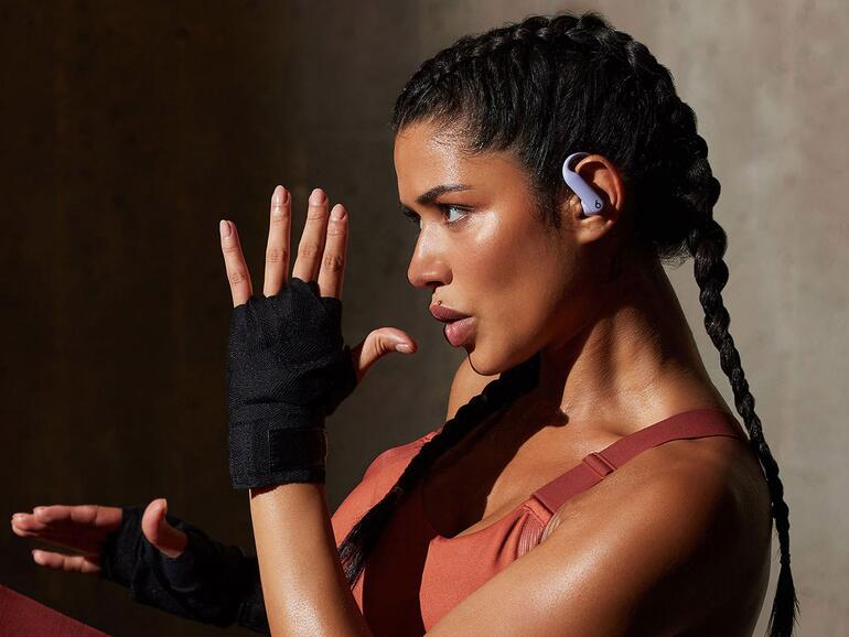 Die Powerbeats Pro 2 kommen mit frischer Technik