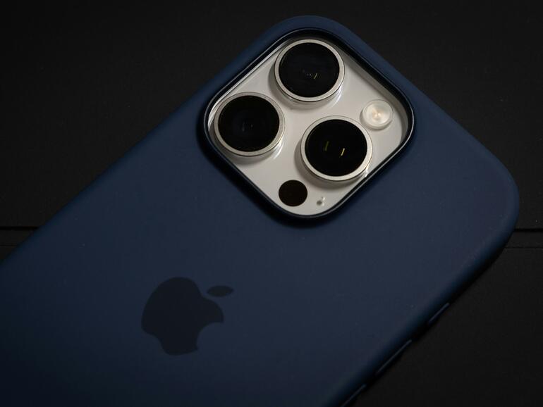 Die längste Zeit sah das iPhone von hinten so aus. Mit dem iPhone 17 soll sich das ändern.