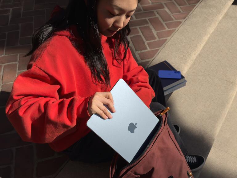 Die neue Farbe des MacBook Air M4: Himmelblau