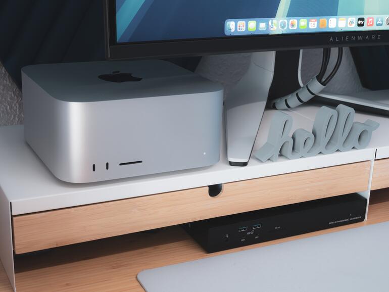 Power ohne Ende: Unser Testgerät ist mit Apple M3 Ultra (32‑Kern-CPU, 80‑Kern-GPU), beeindruckenden 256 GB Arbeitsspeicher und 4 TB SSD ausgestattet. Diese Top-Konfiguration bietet maximale Leistung für kreative Profis, die keine Kompromisse eingehen wollen.