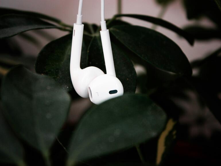 iOS 18.4 bietet Hintergrundmusik für jede Situation – allerdings etwas versteckt.