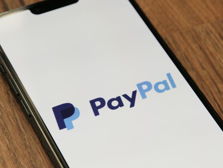 PayPal will ab Sommer die kontaktlose Bezahlfunktion auf deutsche iPhones bringen.