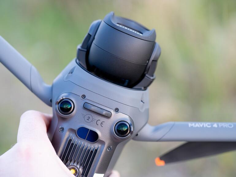 Die Mavic 4 Pro unterstützt 6K-HDR-Videoaufnahmen mit 60 Bildern pro Sekunde – das ist ideal für hochauflösende Videoprojekte.