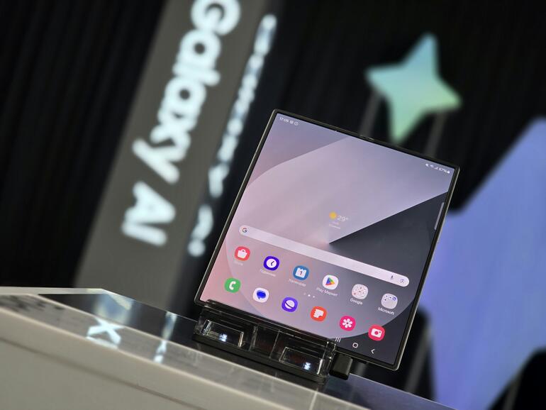 Das faltbare iPhone soll Preislich in der Liga von Samsung mitspielen – und etwas dicker sein.