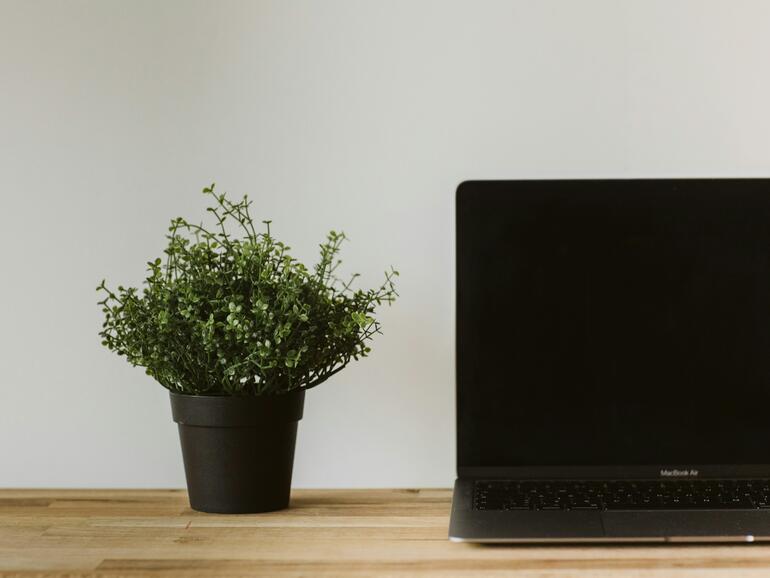 Das MacBook Air startete Apples luftig-leichte und dünne Modellvarianten.