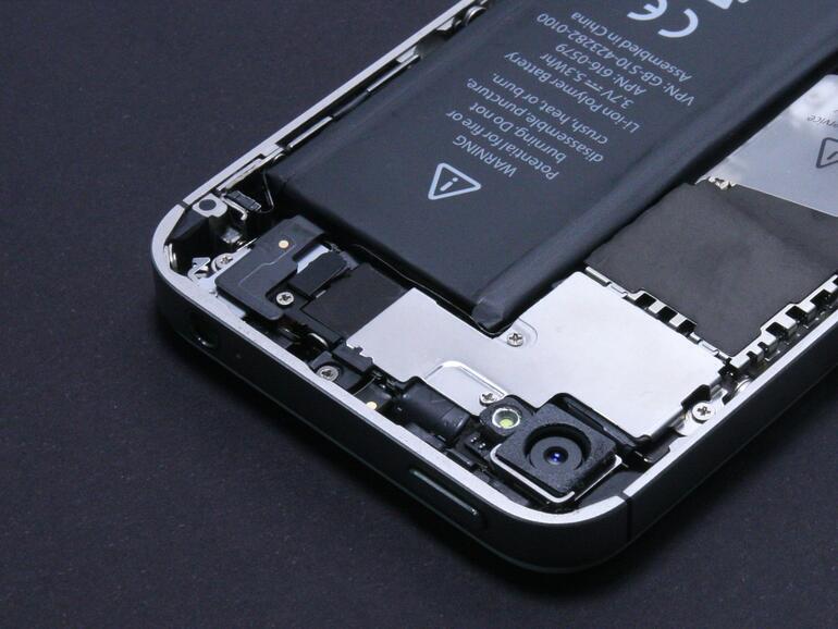 Die Installation von iOS 26 kann den Akku (zeitweise) schröpfen.