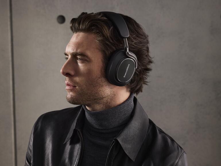 Lieber klassisch? Die Px8 S2 gibt es auch in schwarz bei identischer Ausstattung.