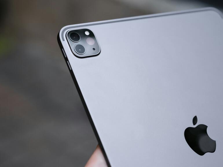 Russischer YouTuber packt das noch nicht angekündigte iPad Pro M5 aus.