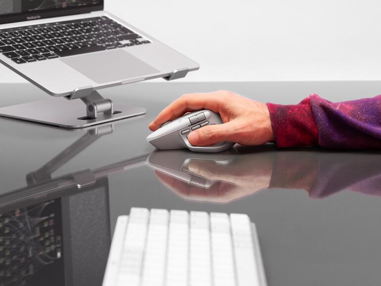 Die MX Master 4 verfeinert den Klassiker mit cleveren Neuerungen: eine vielseitige Maus für Profis.