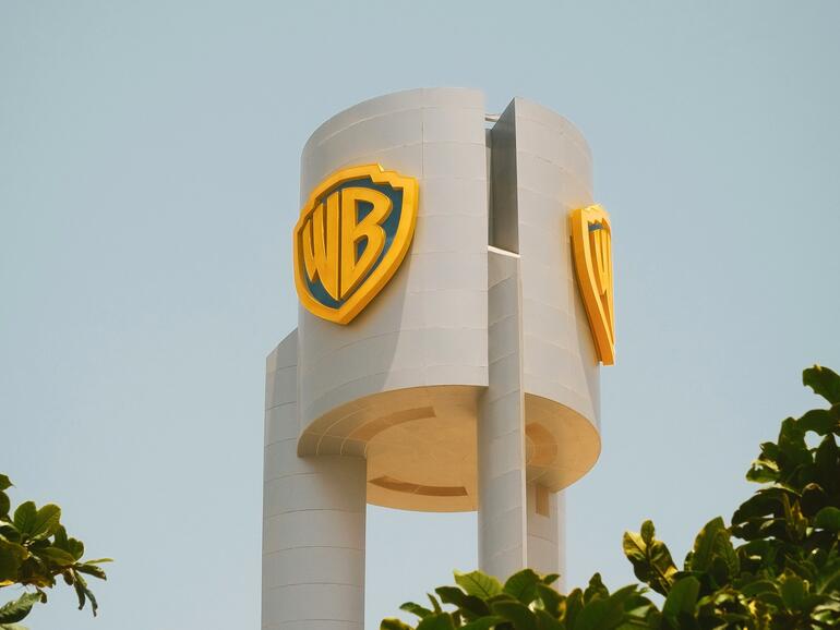 Apple soll an Warner Bros. interessiert sein.