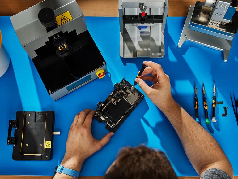 Die nötigen Werkzeuge für eine iPhone-Reparatur kannst du dir für eine Woche mieten.
