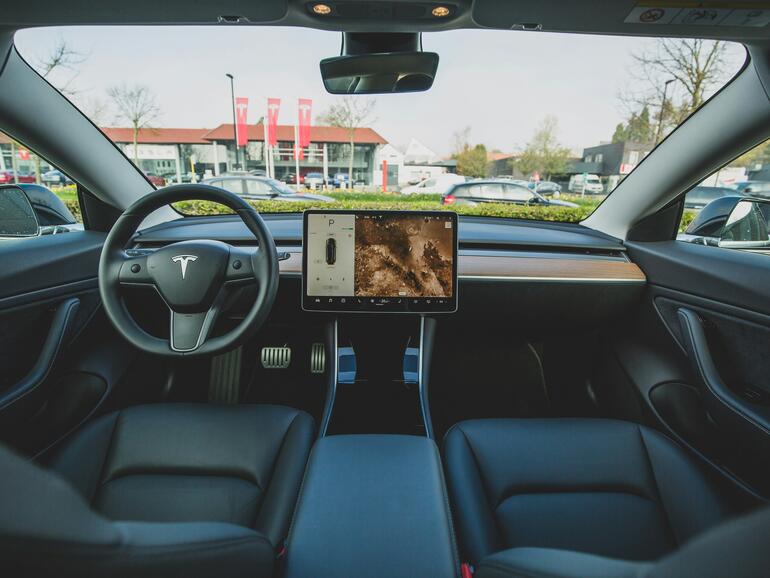 Kommen Teslas bald mit CarPlay?