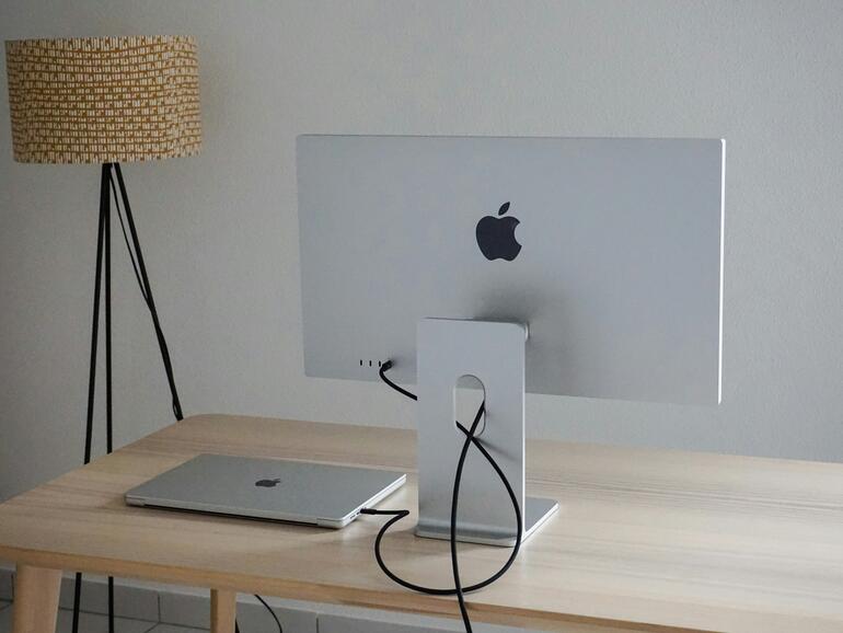 Das Studio Display hat Probleme mit macOS Tahoe. Oder umgekehrt.