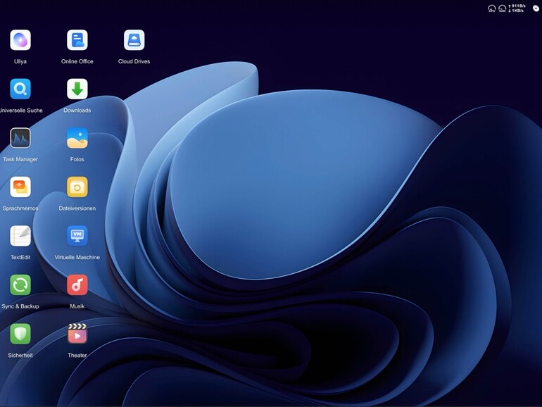 UGOS Pro: Die Startseite erinnert stark an macOS: App-Icons im Raster, eine Menüleiste oben und ein aufgeräumter Desktop-Look sorgen für schnelle Orientierung.