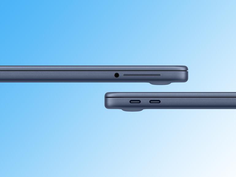 Die Anschlüsse des MacBook Neo: Eine Klinkenbuchse für Kopfhörer und zweimal USB-C (links USB 3, rechts lediglich USB 2).