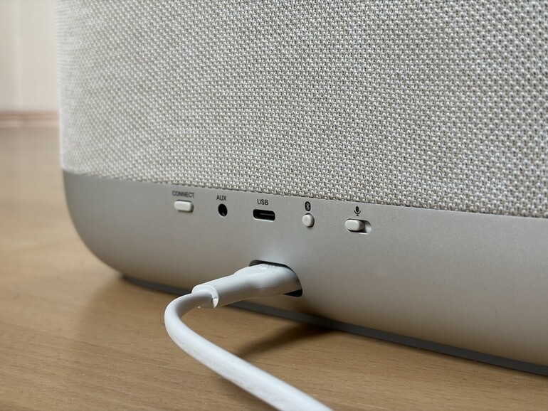 AUX, USB-C und weitere Anschlüsse unterstreichen den vielseitigen Ansatz des Home 400, die Einbindung ins Heimnetz übernimmt HEOS ähnlich wie bei Sonos.
