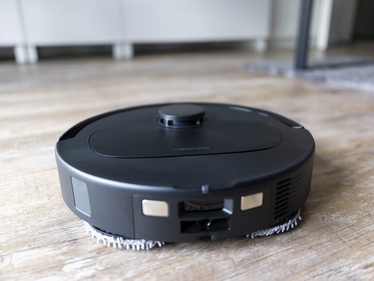 Der Roborock Qrevo S Pro saugt und wischt – und dockt dank Matter direkt in der Apple Home-App an.