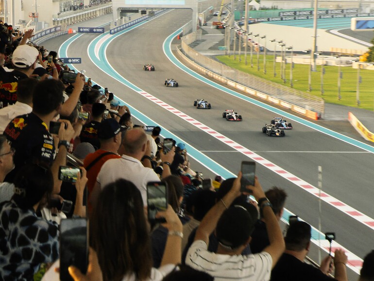 Mit „F1: The Movie“ und den Übertragungsrechten für die Formel 1 setzt Apple auf die wachsende Beliebtheit des Sports.