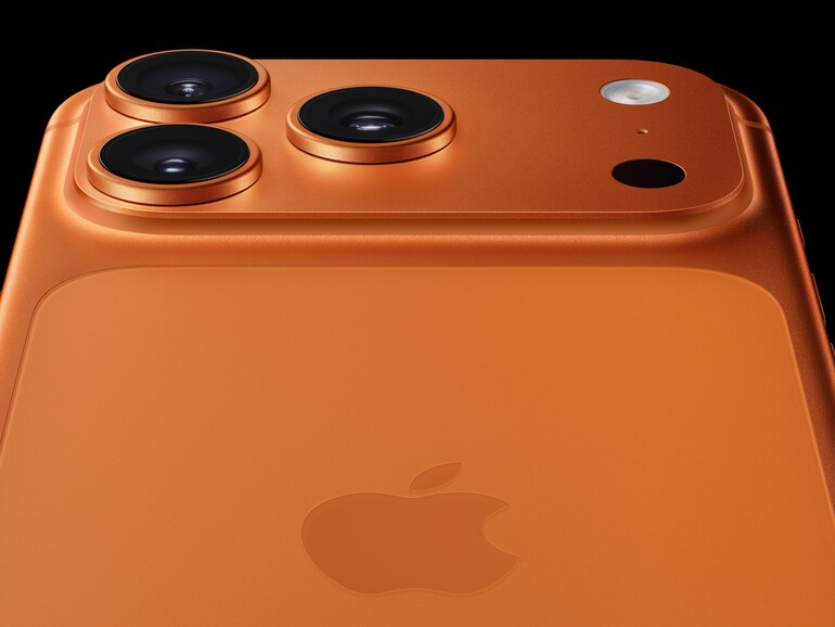 Auch beim Pro-Modell setzt Apple auf das Plateau, um zusätzlichen Raum für interne Komponenten zu schaffen.