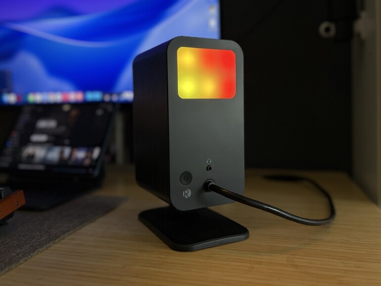Die rückseitige LED-Beleuchtung sorgt für den namensgebenden „Lumina“-Effekt.