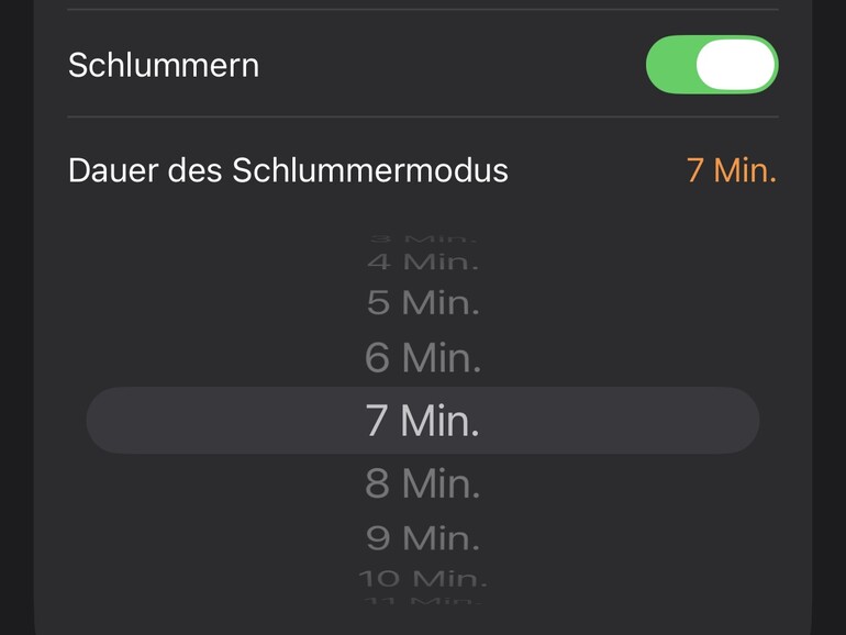 Das 9-Minuten-Schlummern wurde in den 1950er-Jahren festgelegt. In iOS 26 lässt es sich endlich anpassen.