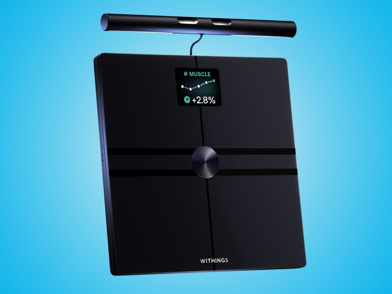Die halb so teure Schwester: Die BodyFit teilt sich den Messkern mit der BodyScan 2, zeigt ihre Werte aber auf einem Display in der Waage statt im Griff – hier etwa den Muskel-Trend.