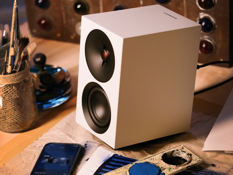 Die Cambridge Audio L/R S liefern im Paar eine Gesamtausgangsleistung von satten 100 Watt (RMS).