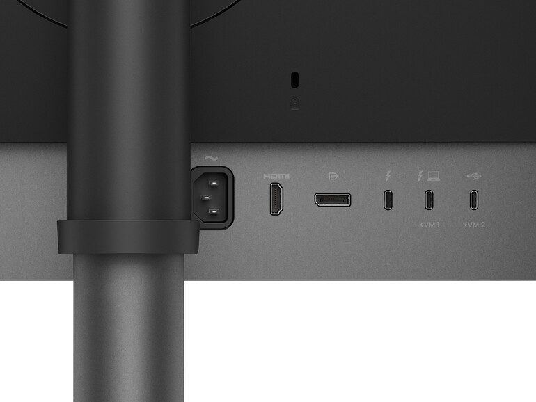 Thunderbolt 4 als Eingang und Ausgang, dazu HDMI, DisplayPort und ein USB-C-Upstream: An der Rückseite versammelt der PD2732U alles, was ein Mac-Arbeitsplatz braucht. Die beiden KVM-Buchsen teilen Tastatur und Maus zwischen mehreren Rechnern auf.