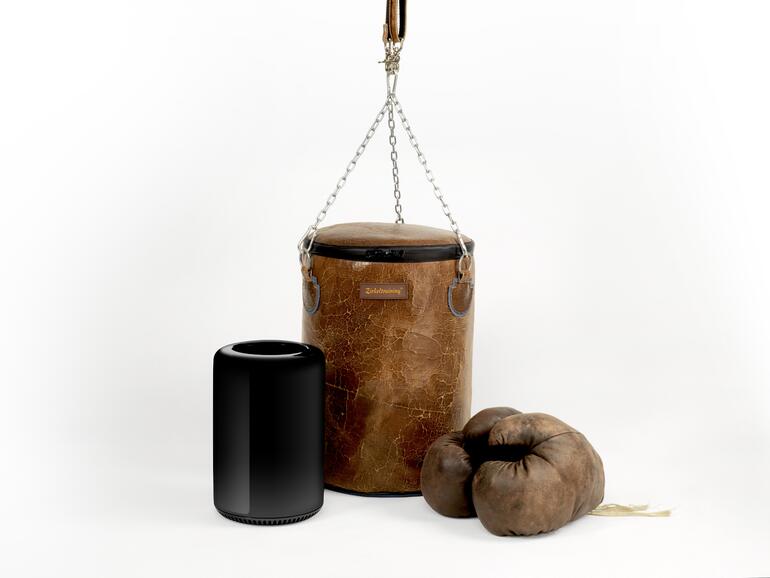 Wir verlosen ein Exemplar des „Sparringspartners“ – einer Tasche für den Apple Mac Pro, die aus recyceltem Sportgeräte-Leder und Turnmatte hergestellt wurde.