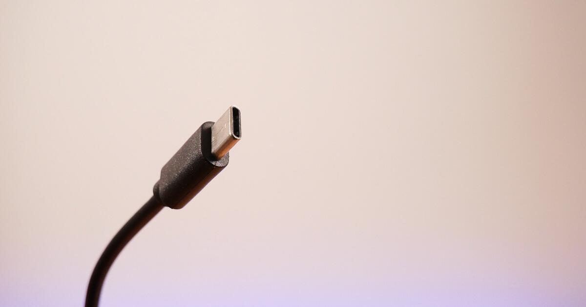 Il documento di supporto rivela l’adattatore di alimentazione Dual USB-C di Apple