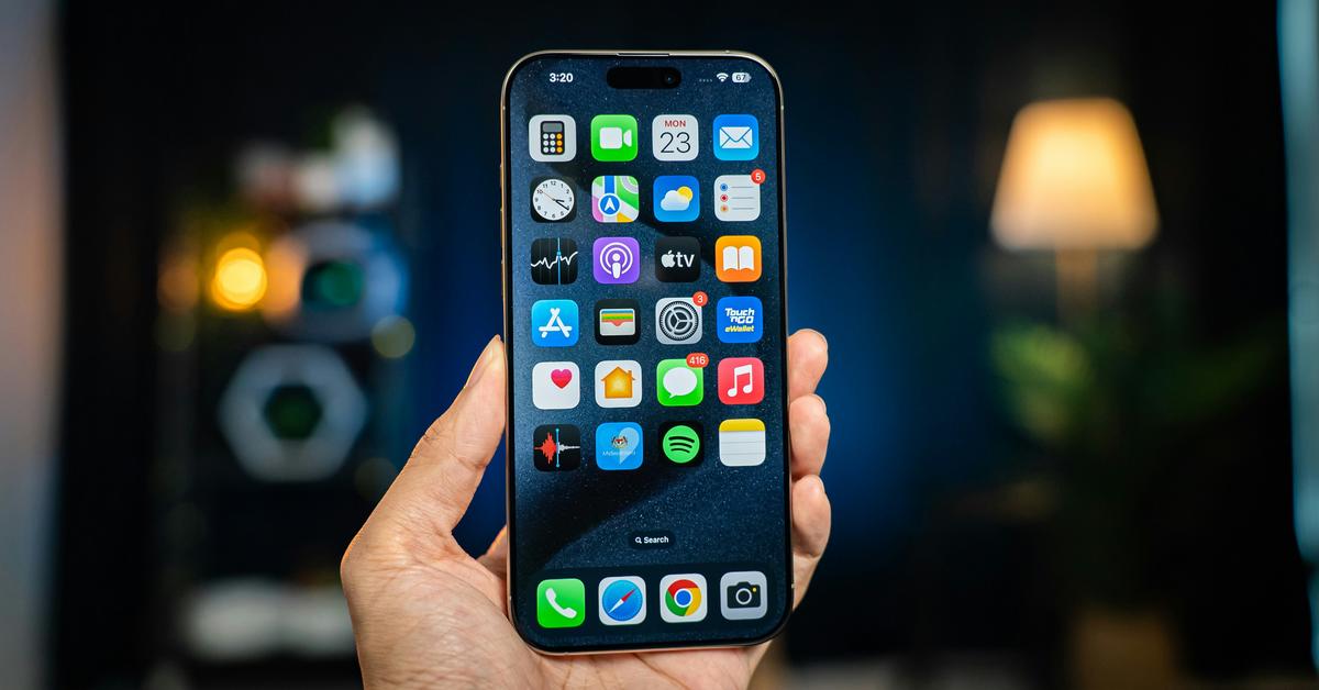 iPhone-17-Pro-Max-Interne-Bilder-zeigen-Metallakku-und-gr-eren-Kamera-Buckel
