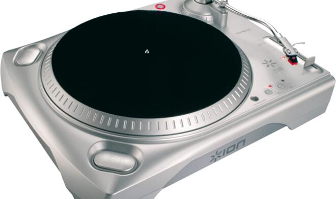 Ein USB-Plattenspieler von ION Audio.