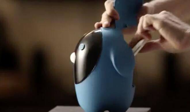 Rico bekommt ein Smartphone-Herz verpasst