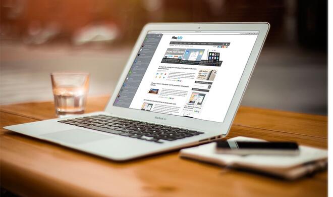 Auf dem MacBook lässt sich mit der passenden Hardware auch unterwegs perfekt surfen