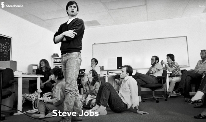 Steve Jobs und sein Team. Eins der Fotos aus „Fearless Genius: The Digital Revolution in Silicon Valley 1985-2000“ von Doug Menuez.