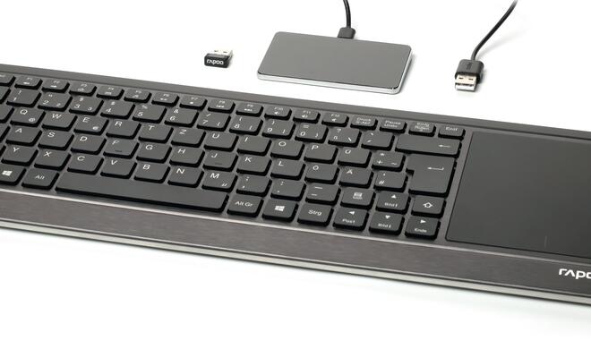 Die kabellose Tastatur E9090P wird per Induktion aufgeladen.