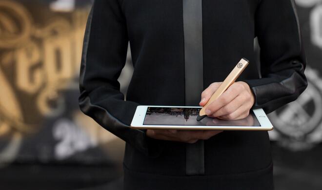 Der Zubehör-Hersteller FiftyThree erweitert seine Produktpalette um eine goldene Variante des Pencil-Stylus